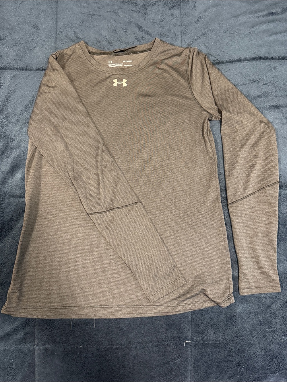 Under Armour Men’s Long Sleeve Performance Shirt - Charcoal Gray
